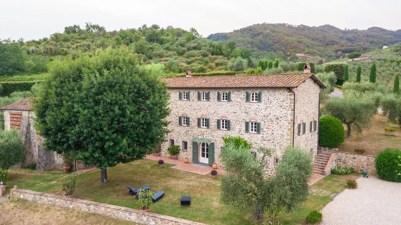 Villa Rapondi, A Stone Farmhouse With Incredible View Lucca