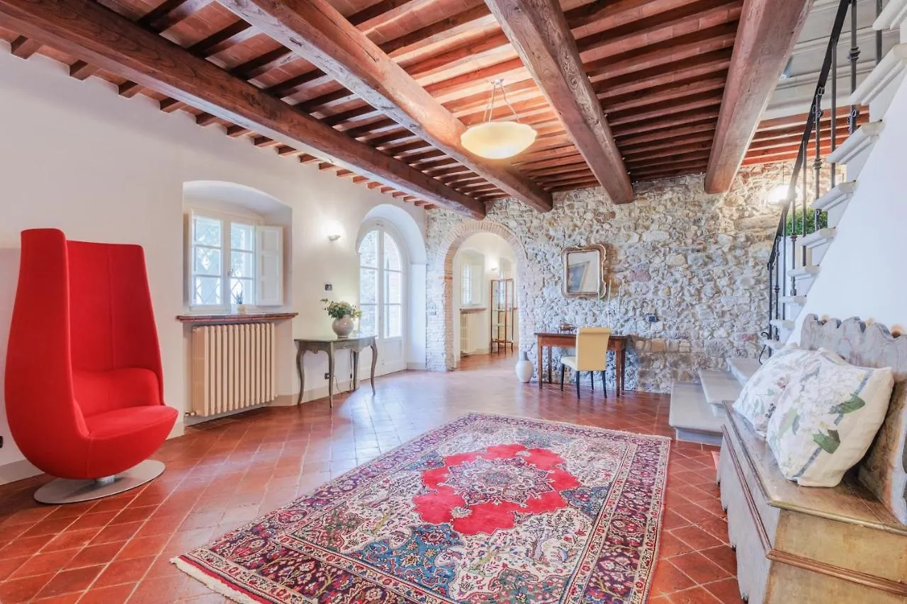 Villa Rapondi, A Stone Farmhouse With Incredible View Lucca