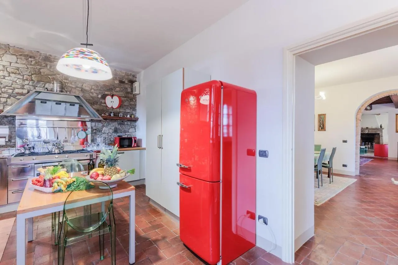 Villa Rapondi, A Stone Farmhouse With Incredible View Lucca 0*,  Italy