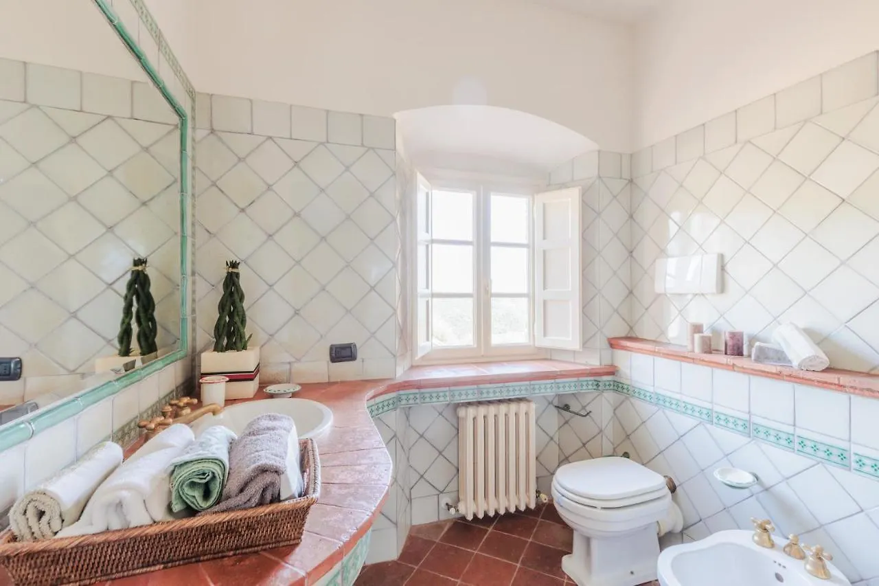 Villa Rapondi, A Stone Farmhouse With Incredible View Lucca
