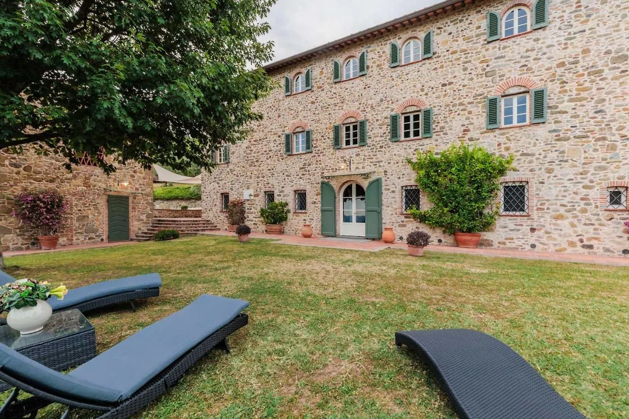 Villa Rapondi, A Stone Farmhouse With Incredible View Lucca Italy
