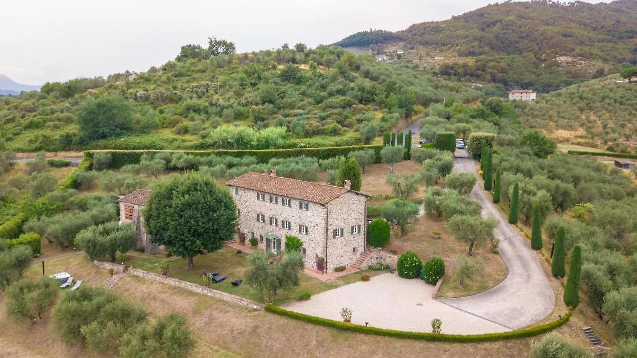 Villa Rapondi, A Stone Farmhouse With Incredible View Lucca