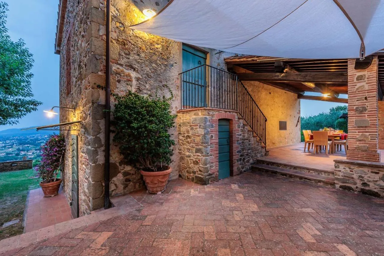 Villa Rapondi, A Stone Farmhouse With Incredible View Lucca 0*,  Italy