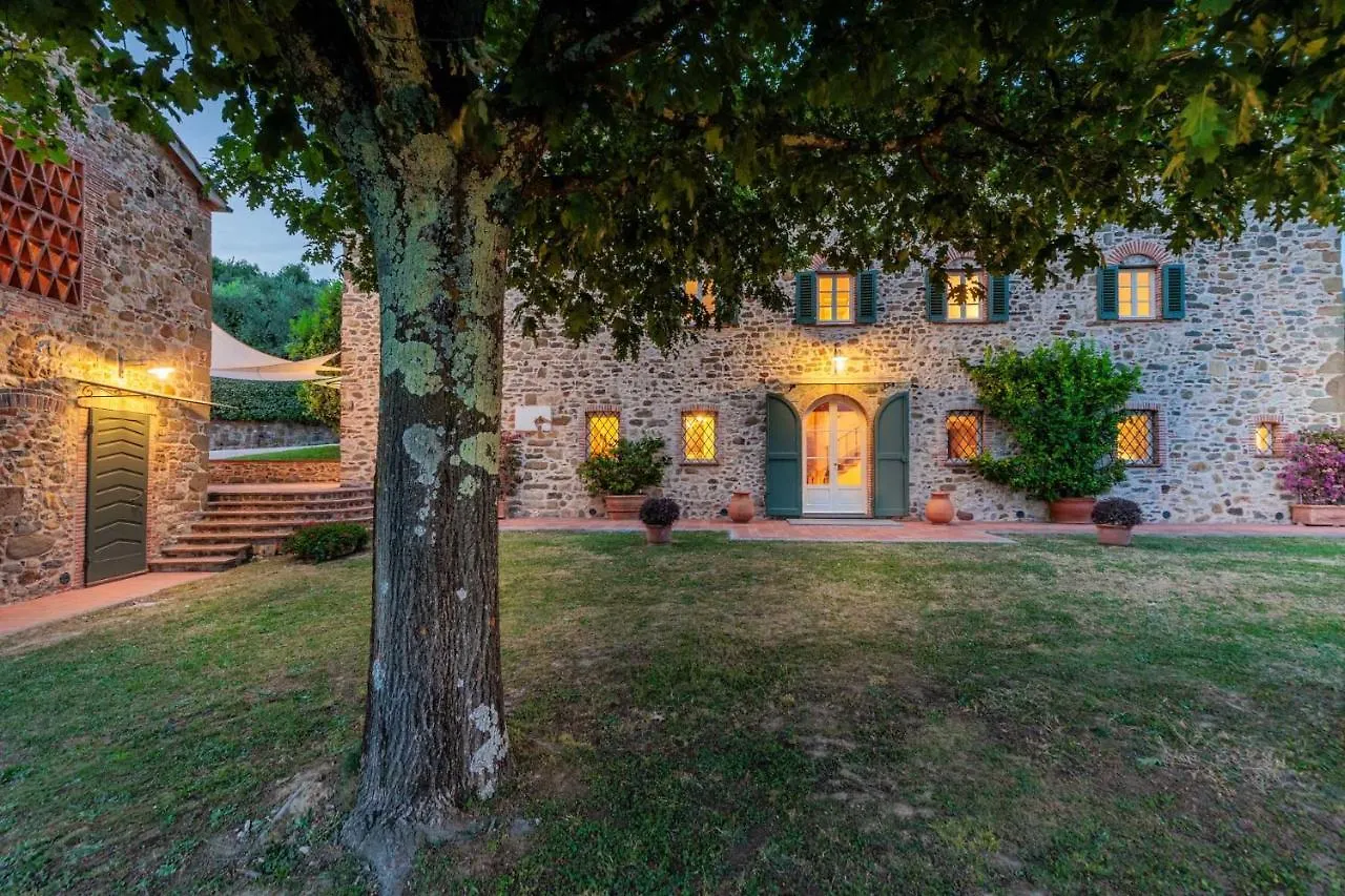 Villa Rapondi, A Stone Farmhouse With Incredible View Lucca