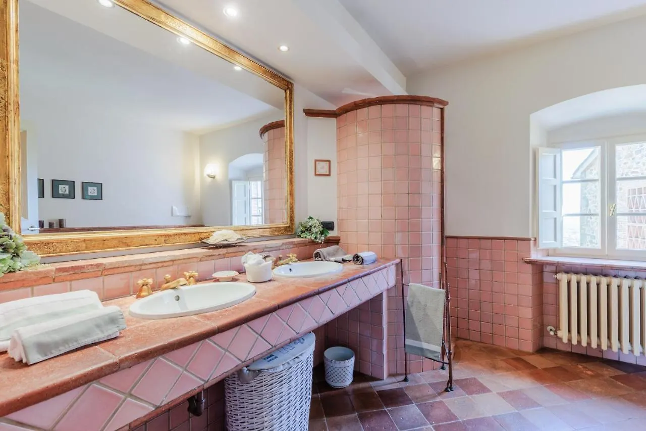 Villa Rapondi, A Stone Farmhouse With Incredible View Lucca